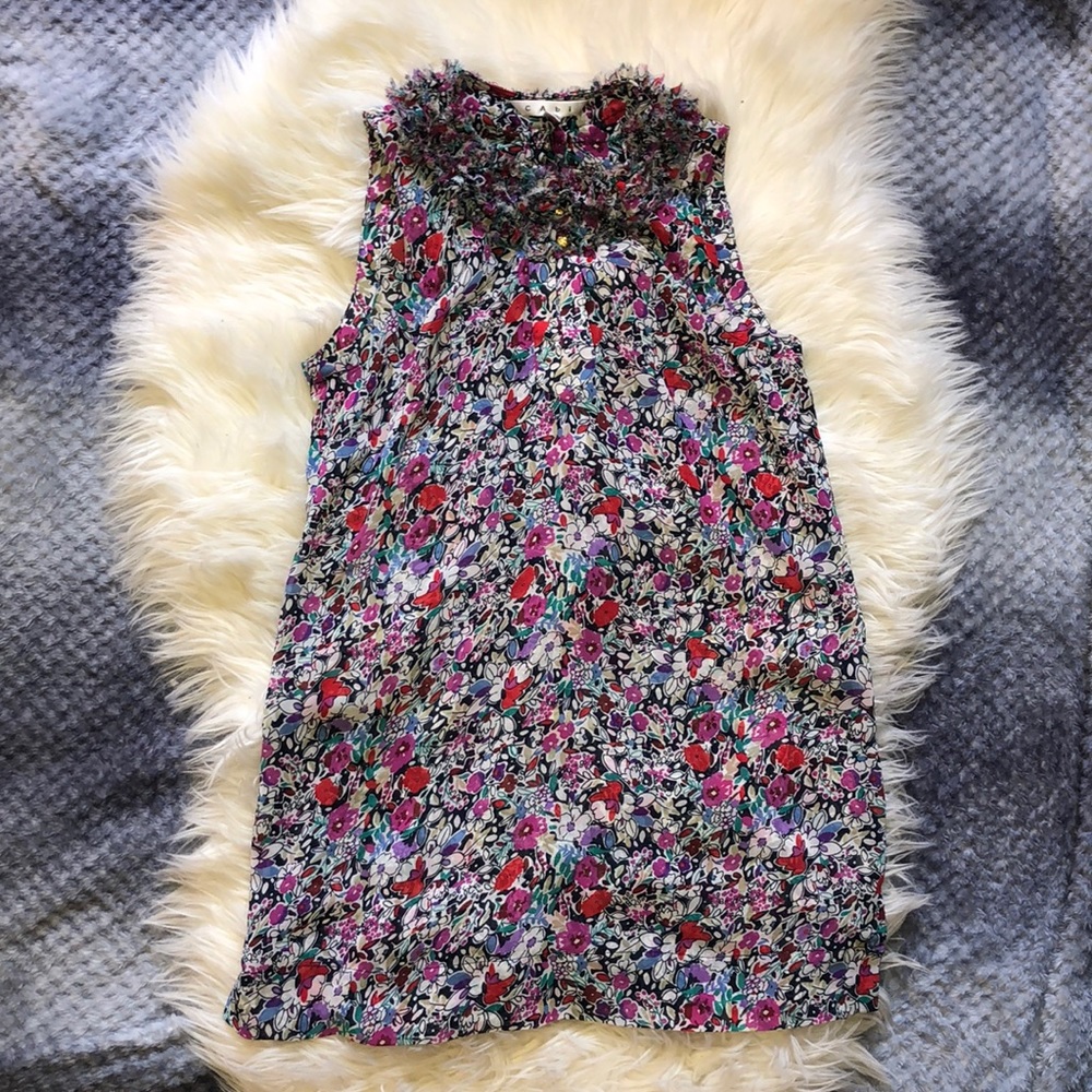 Cabi | flower high neck tank top gold button XS